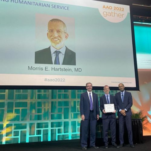 morris hartstein receiving award from american academy of ophthalmology